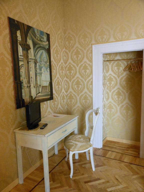 مبيت وإفطار بيتونتو Palazzo Antica Via Appia الغرفة الصورة